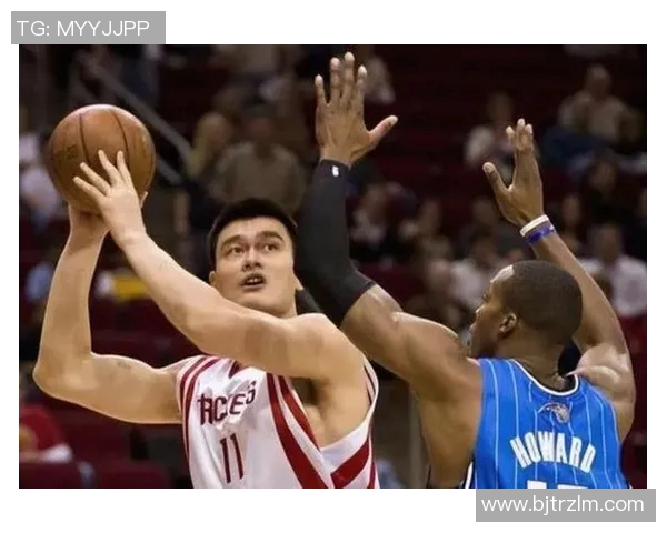 弗莱与姚明的巅峰对决:两位巨星在NBA赛场上的精彩较量与传奇故事 弗莱与姚明的巅峰对决:两位巨星在NBA赛场上的精彩较量与传奇故事